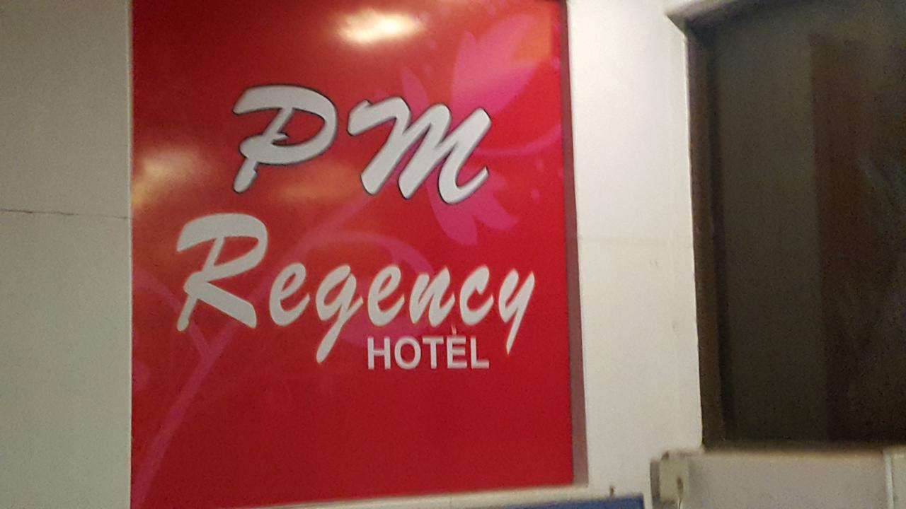 P M Regency Hotel 巴罗达 外观 照片