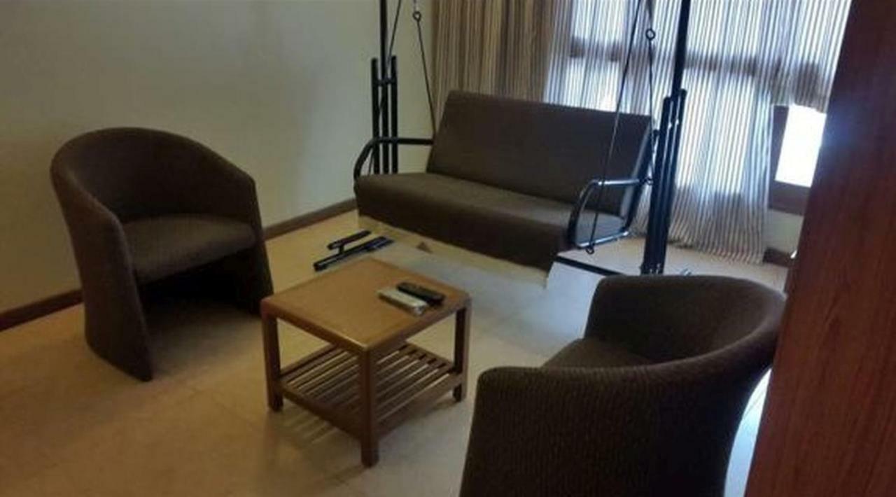 P M Regency Hotel 巴罗达 外观 照片